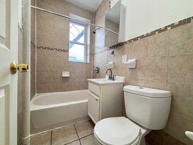 Photo - 220 51st St Apartment