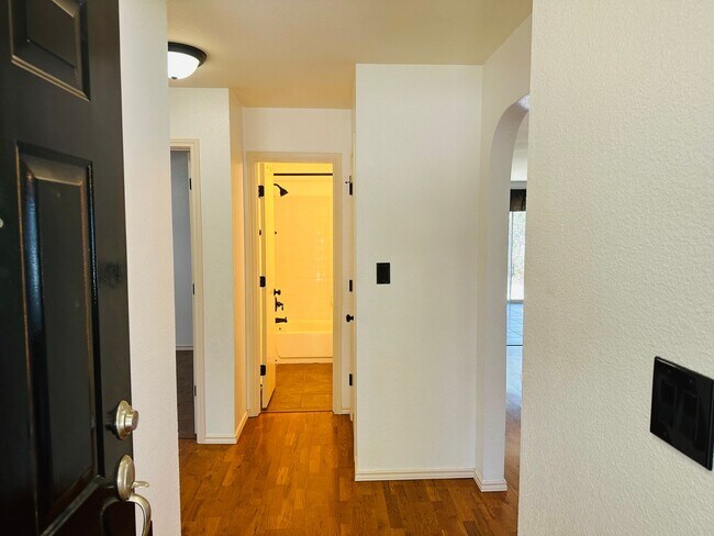 Foto del edificio - Charming Home in Wildhorse Subdivision!