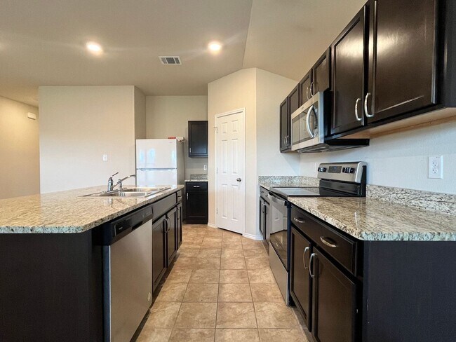 Foto del edificio - COMING SOON!