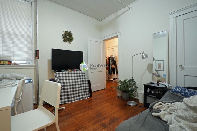 Photo - 1848 Commonwealth Ave Apartment