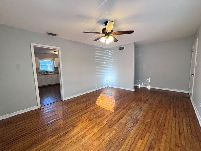 Building Photo - 2054 Emogene St