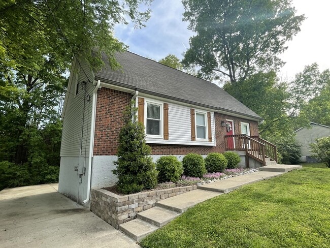 Building Photo - 154 Lucy Dr