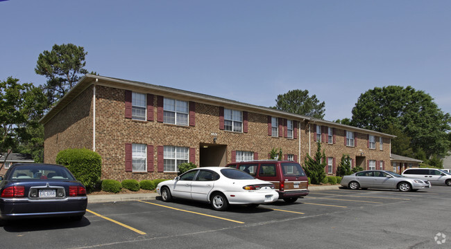 Building Photo - Laurel Court Apartments