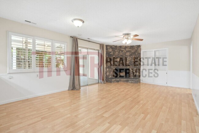 Foto del edificio - Lovely 3 Bedroom in Del Dayo Area