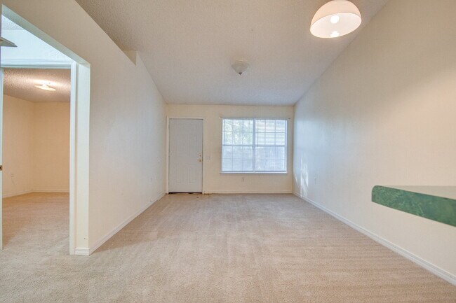Foto del edificio - Coming Available January 25 Two Bedroom Townhome in Windship Cove Near Davis Highway and I-10