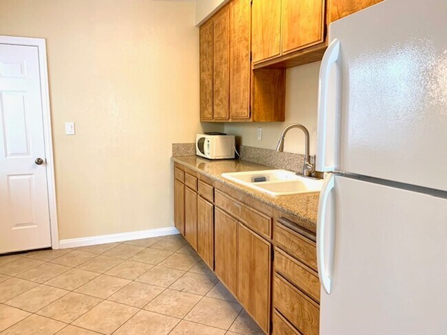 Foto del edificio - Ventura | 3 Bed + 1 Bath | Belfast Ln