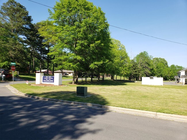 Building Photo - 2502 Fescue Pl
