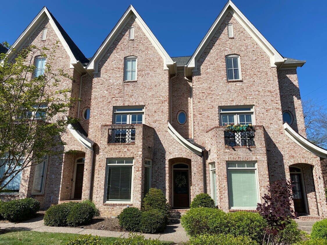 Foto principal - 3189 Parthenon Ave