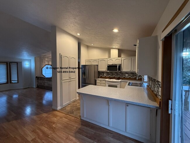 Foto del edificio - 12802 SE Main St