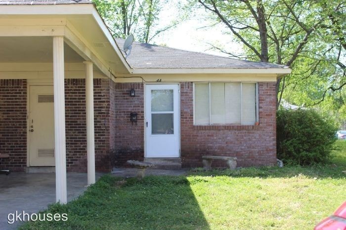 Primary Photo - 2 br, 1 bath House - 4 Clint Court A