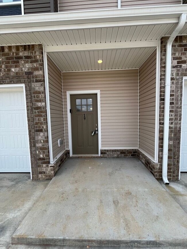 Building Photo - 3385 Polly Dr