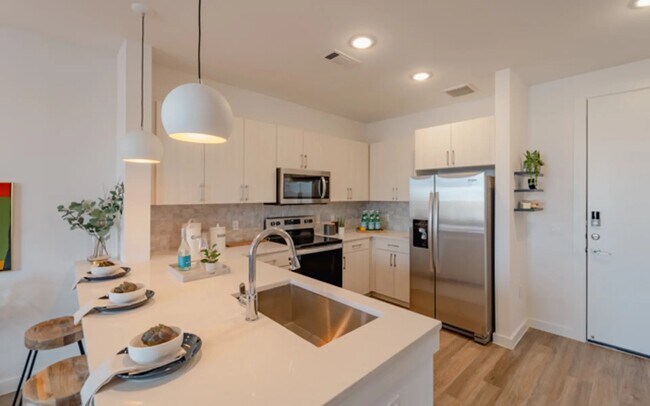 Building Photo - Luxe 2 Bedroom Apartments for Rent