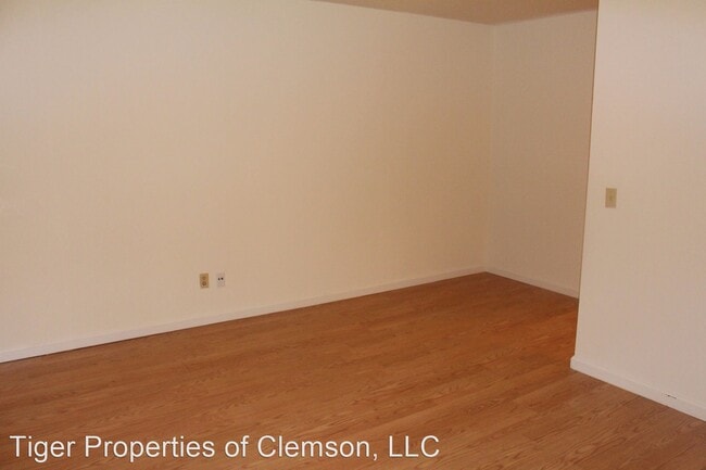 Building Photo - 123 College Heights Blvd