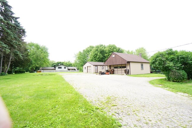 Building Photo - 640 Rudat Ct