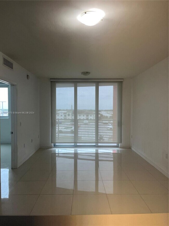 Foto del edificio - 7661 NW 107th Ave