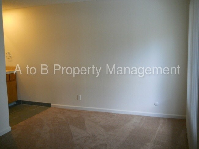 Building Photo - 4444 Del Valle Pky