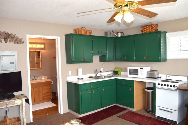 Building Photo - 1 br, 1 bath House - 5640 Linne Road