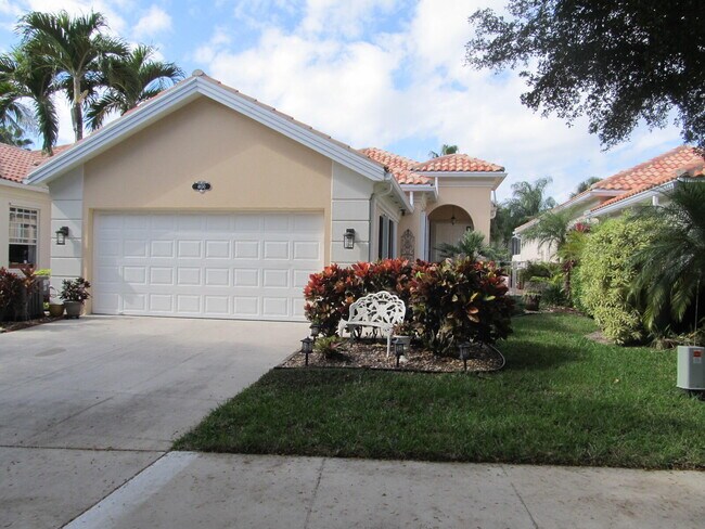 Building Photo - 4650 Hammock Cir