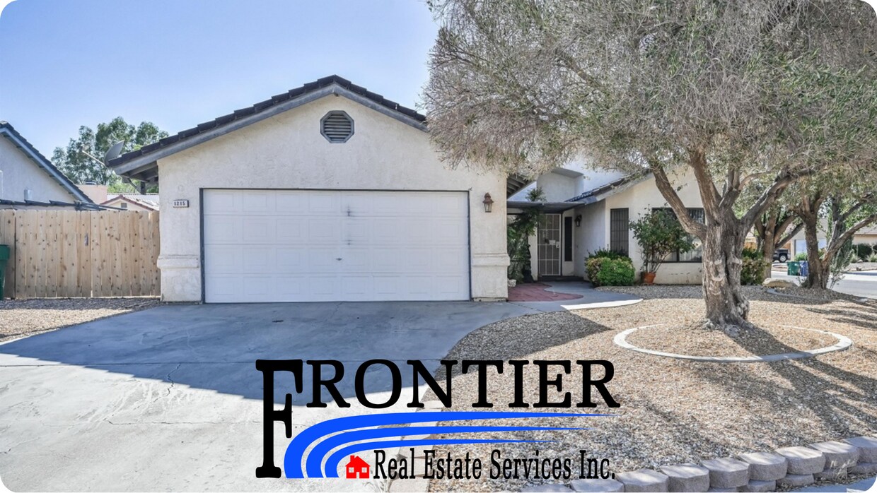 Foto principal - Great Ridgecrest 4 Bedroom Home