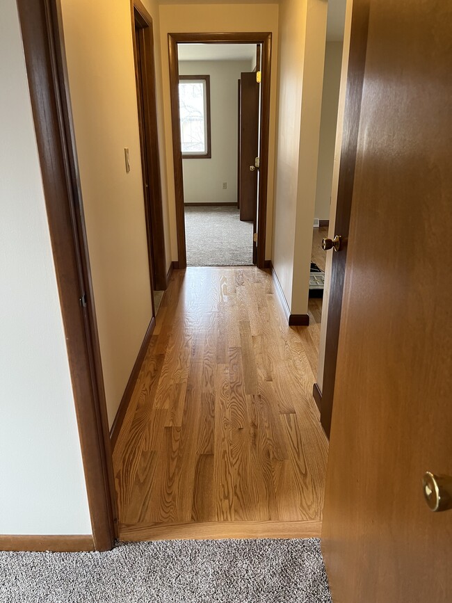 Building Photo - 211 Denrose Dr