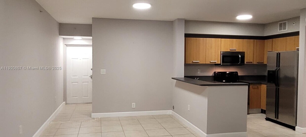 Foto principal - 471 NE 25th St