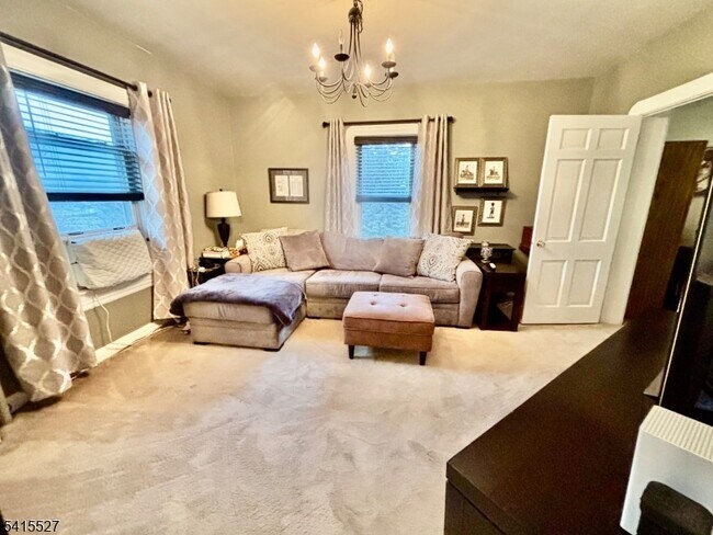 Foto del edificio - 196 Mt Kemble Ave