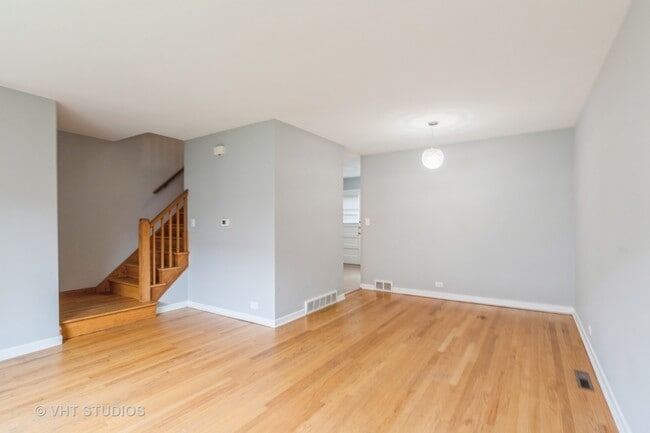 Foto del edificio - 706 N Western Ave