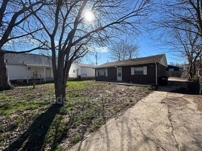 Building Photo - 306 Buckeye Ave