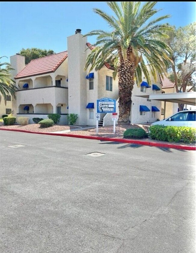 Primary Photo - Nice condo 2 bed 2 bath with washer and dryer