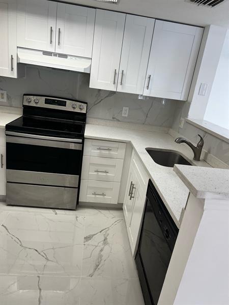 Foto principal - 5011 Wiles Rd