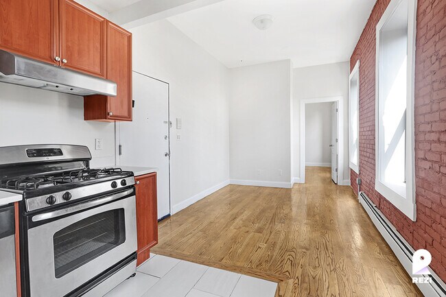 Building Photo - 2159 5th Ave
