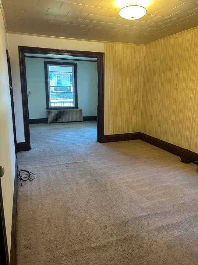 Building Photo - 502 W Main St