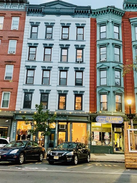 Primary Photo - 1104 Washington St
