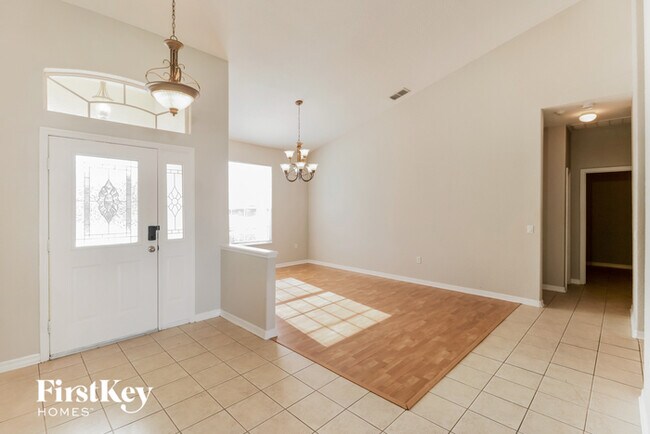 Building Photo - 6747 HartsWorth Dr