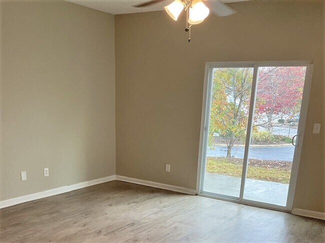 Building Photo - 2225 Bigwood Trl