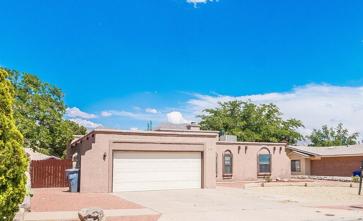 Foto principal - Lovely 4 bedroom in West Side El Paso!!