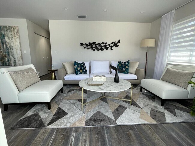 Foto del edificio - 2968 SW 23rd Ter