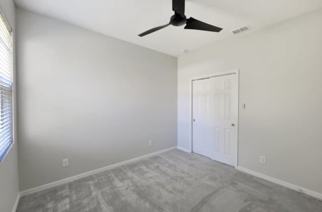 Foto del edificio - 3268 Plumlee Ct