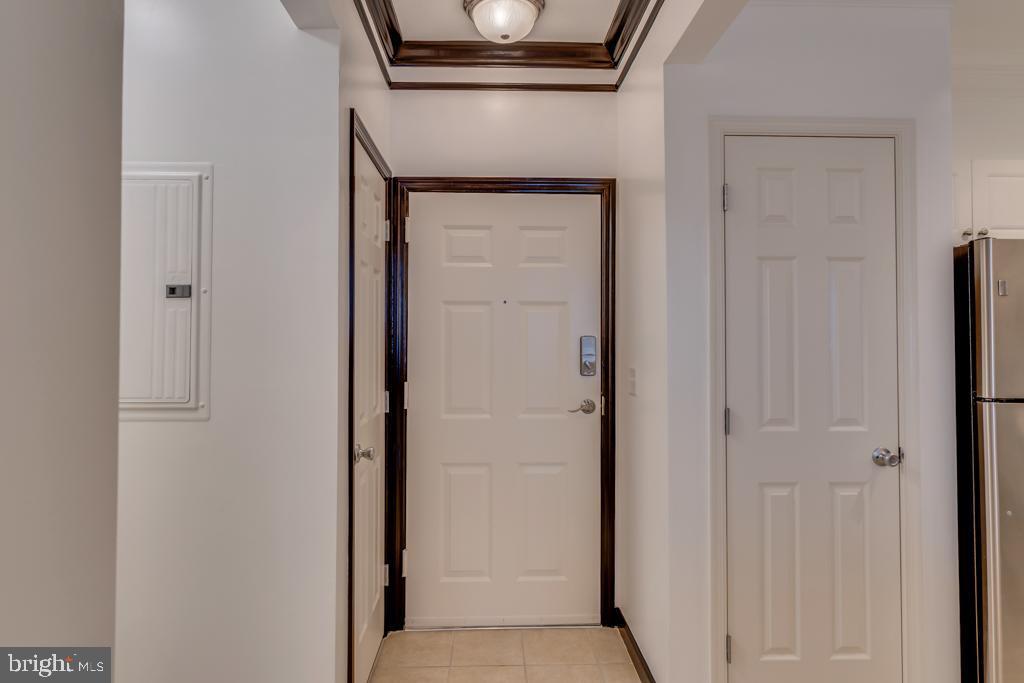 Primary Photo - 31 Booth St
