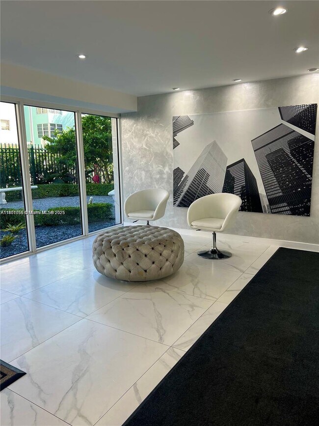 Foto del edificio - 720 Collins Ct