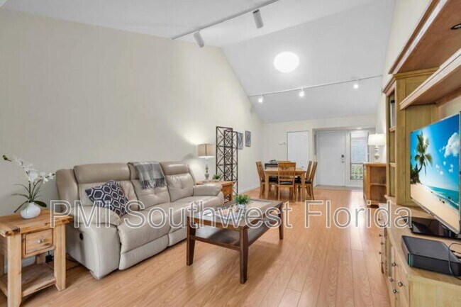 Building Photo - 1626 Brookhouse Dr