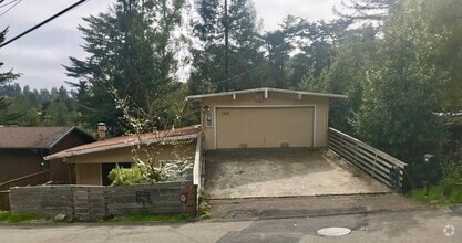 Building Photo - 1721 Arrowhead Dr