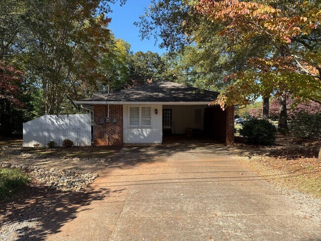 Building Photo - Cute Corner Lot University Heights Brick R...