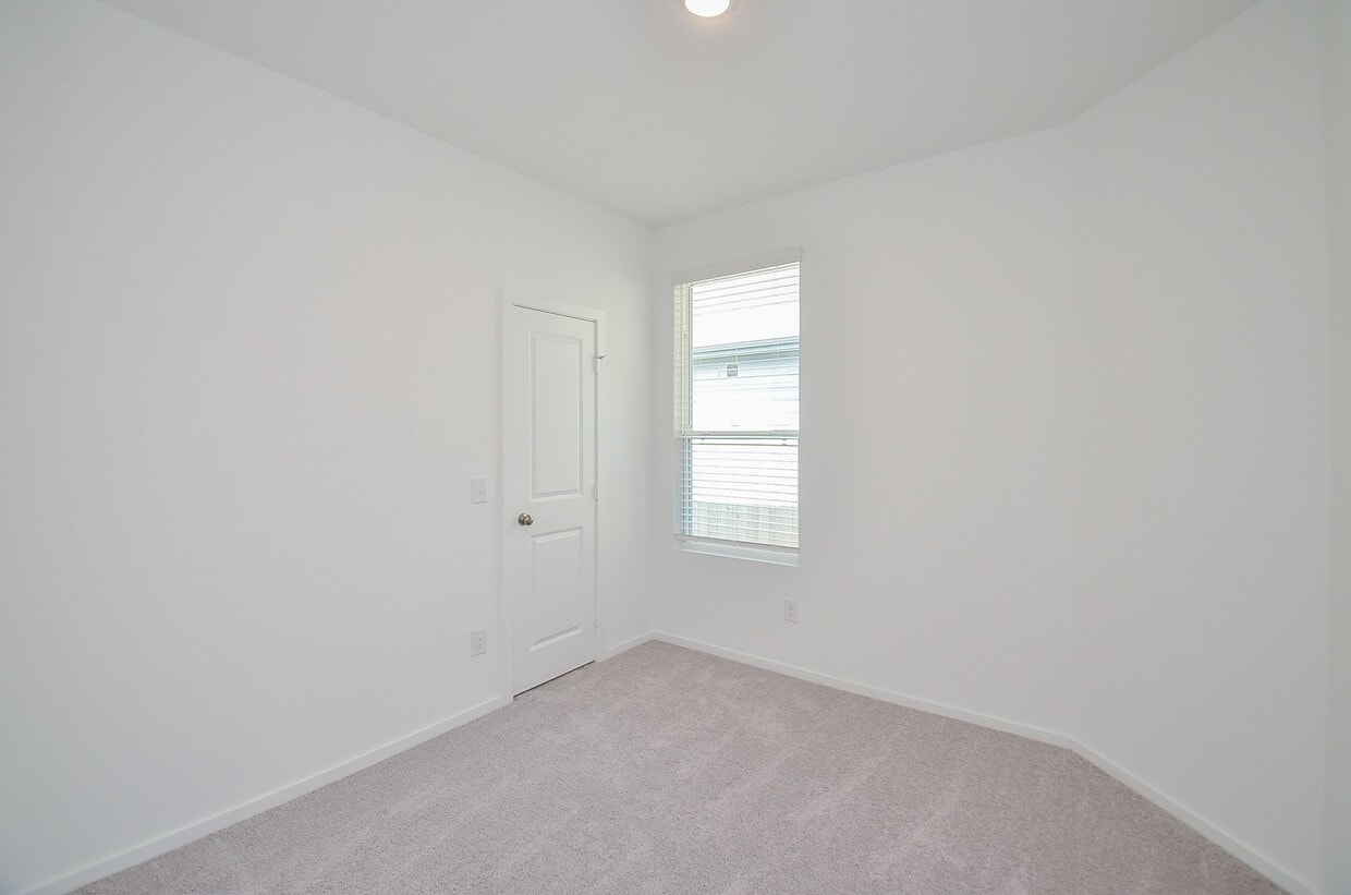 Building Photo - 23014 Deanston Dr