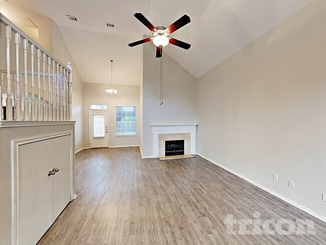 Foto del edificio - 1028 Glencrest Dr