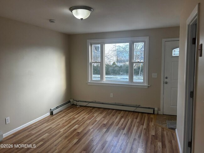 Building Photo - 261 Seeley Ave