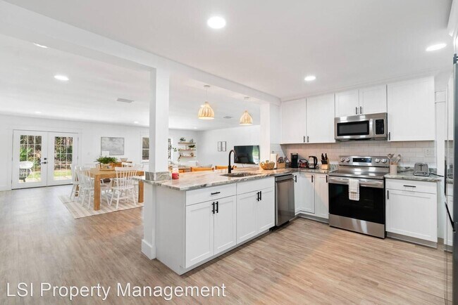 Building Photo - 4 br, 2.5 bath House - 167 Markon Blvd
