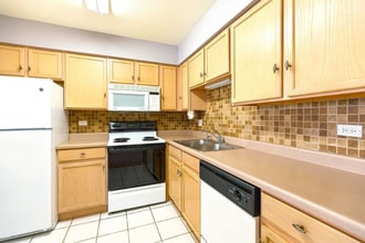 Building Photo - 219 W Ct of Shorewood