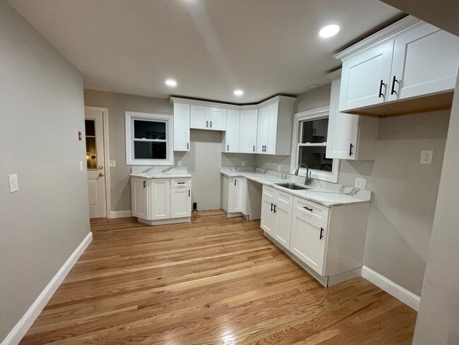 Foto del edificio - 46 Cedar Hill Rd