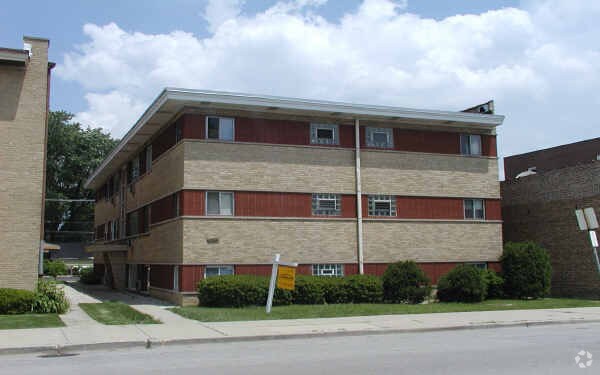 Primary Photo - 6043 N Northwest Hwy